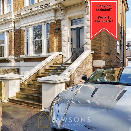 Stylish Living By Lawsons - Parking & 3 En Suites Windsor Exterior photo